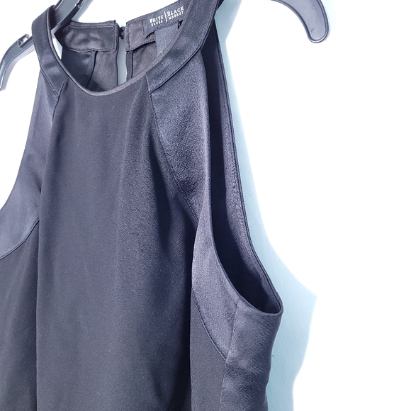 WHITE HOUSE BLACK MARKET Women's Black Sleeveless Top With Keyhole Back Size 2 - Picture 5 of 12